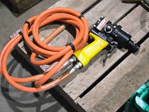 lot 36 image: Stanley Hydraulic Impact Drill ID07 with Hydraulic Hose