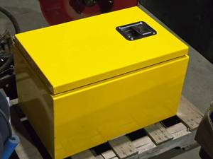 lot 47 image: Utility Truck Box 14 12 x 22 12 x 14 12