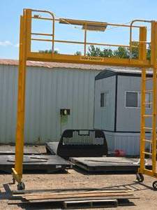lot 58 image: 500-lbs Portable Walking Platform