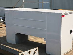 lot 68 image: Knapheide Commercial Truck Box 32 x 96 x 50 KP-943150