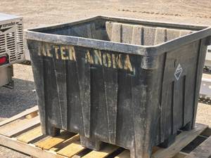 lot 70 image: Poly Dump Box 47 x 41 x 36