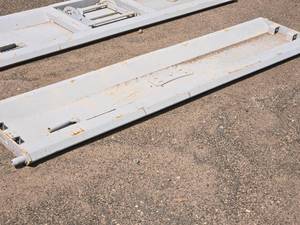 lot 79 image: 84 Dump Box  Bed Tailgate
