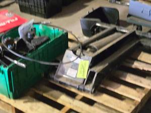 lot 123 image: Knapheide Hydraulic Fluid Tank  Scissor Hoist KHA-1516SF