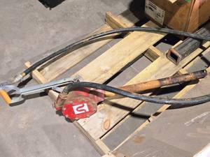 lot 128 image: Hand Pump 100F0652