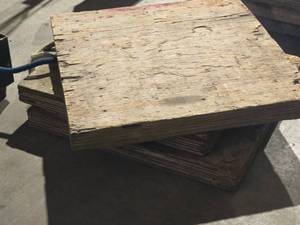 lot 141 image: Lot of (3) Wooden Stabilizer Supports 24 x 24 x 2 12