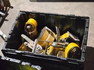 lot 165 image: Lot of (1 Tote) Heavy Duty Ratchet Straps (assorted)
