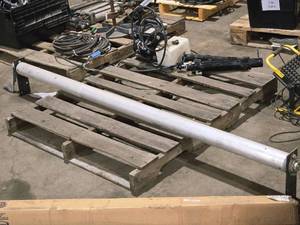 lot 195 image: Roller Arm 80 x 3