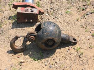 lot 225 image: Terex 8 12 Crane Overhaul Ball  Headache Ball  6.25-Ton Working Load Limit
