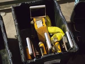 lot 234 image: Lot of (1 Tote) (4) 808 Ratchets (only) and (3) Ratchet Straps 2 Width