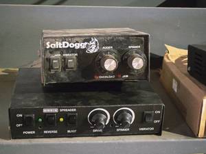 lot 238 image: Salt Dogg Auger Controller and Hiniker Spreader Controller