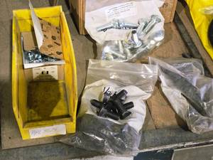 lot 290 image: Lot of (4 Bags) Snow Plow Bolts and Hardwares (assorted)