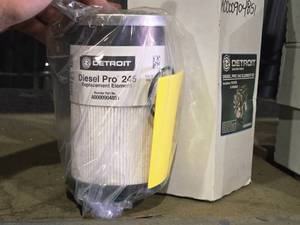 lot 304 image: Detroit Diesel Pro 245 Filter Element Kit