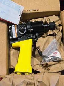 lot 32 image: Stanley Hydraulic Impact Drill ID07 (in original box)
