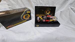 lot 19 image: Action Eline 124 #28-Havoline-Ricky Rudd