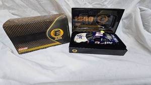 lot 5 image: Action 124 Elite #2-Miller Lite-Rusty Wallace (1 of 1,000)