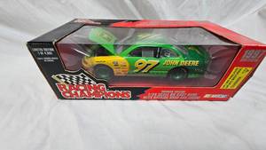 Racing Champions 1:24 John Deere-#97-Opening Hood & Engine, Coin Bank