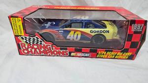 lot 13 image: Racing Champions 124 #40-Gordon, 1997