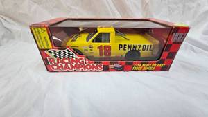 lot 27 image: Racing Champions 124 #18-Johnny Benson-Pennzoil