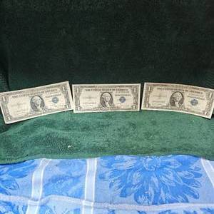 lot 51 image: 3-1935 D Silver Certificates