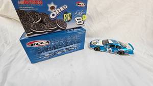 lot 119 image: RCCA Action Dale Earnhardt Jr-132-#8-Oreo