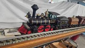 Jim Beam Grant 1872 Grant Locomotive Decanter Set