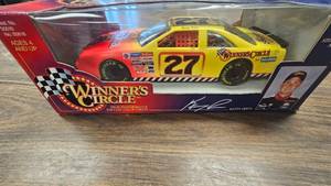 lot 90 image: Winners Circle 124-Kenny Irwin-#27-Tonka