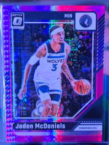 lot 42 image: JADEN MCDANIELS 2024-25 PANINI DONRUSS OPTIC PINK HYPER