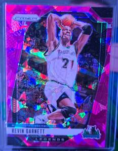 lot 64 image: KEVIN GARNETT 2024-25 PANINI PRIZM PINK CRACKED ICE