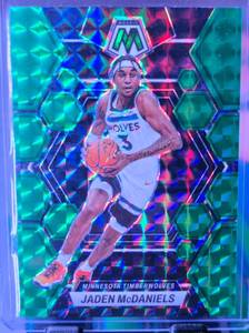 lot 121 image: JADEN MCDANIELS 2022-23 PANINI MOSAIC GREEN REACTIVE