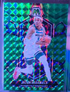 lot 114 image: JADEN MCDANIELS 2023-24 PANINI MOSAIC GREEN REFRACTOR