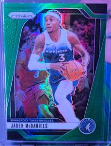 lot 128 image: JADEN MCDANIELS 2024-25 PANINI PRIZM GREEN