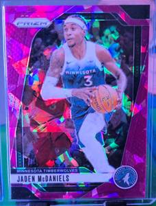 lot 142 image: JADEN MCDANIELS 2024-25 PANINI PRIZM PINK CRACKED ICE