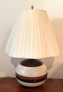 lot 62 image: Mid Century Lamp