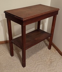 lot 65 image: Vintage Accent  Side Table