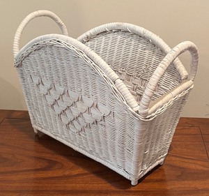 lot 126 image: White Wicker Literature Stand