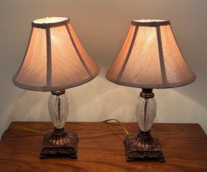 lot 130 image: Pair of Lovely Little Lamps