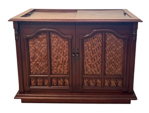 lot 1 image: Vintage Magnovox Record Player Stereo Console Cabinet