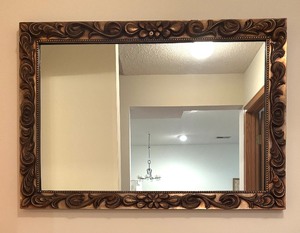 lot 137 image: Elegant Wall Mirror