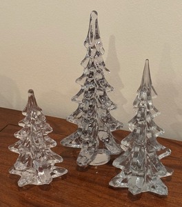 lot 189 image: Three Sensational Crystal Christmas Trees