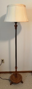 lot 191 image: Wonderful Vintage Wooden Floor Lamp