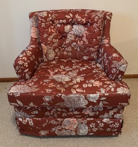 lot 194 image: Fine Vintage Floral Armchair
