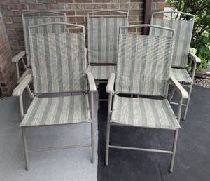 lot 148 image: Light Green Folding Patio Chair Set