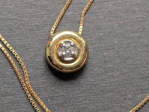 lot 28 image: 10k Yellow Gold Diamond Solitaire Pendant and Box Chain