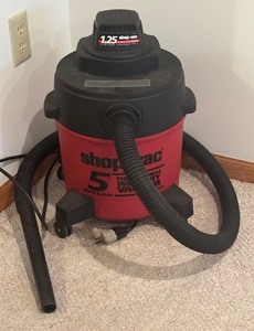 lot 209 image: 5 Gallon Shop Vac Model 500A
