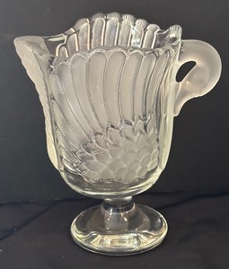 lot 235 image: Vintage Mikasa Walther Crystal Swan Pitcher
