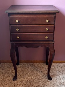 lot 240 image: Vintage Queen Ann Style Flatware Chest  Cabinet