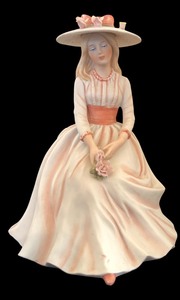 lot 107 image: Vintage Enesco Porcelain Lady with Hat and Flowers E-1410
