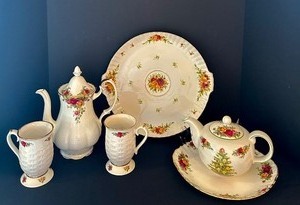 lot 217 image: Vintage Royal Albert Old Country Roses Tea Service and More