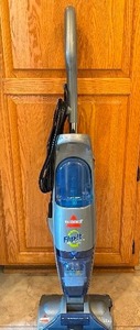 lot 220 image: Handy BISSELL Flip-It Hard Floor Cleaner