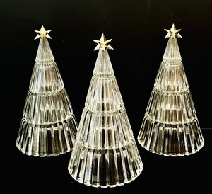 lot 89 image: Trio of Gorgeous Glass Christmas Trees